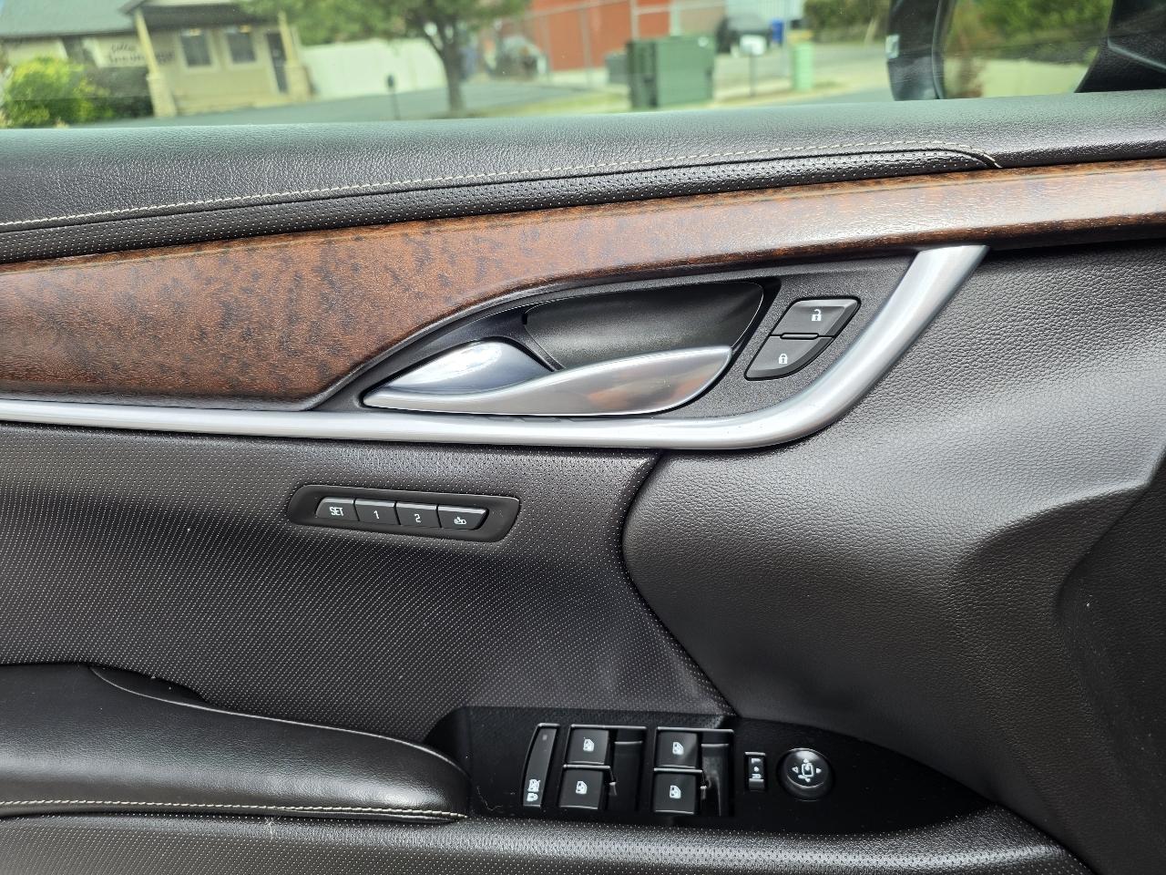 Cadillac XTS 4dr Sdn Luxury AWD 2018