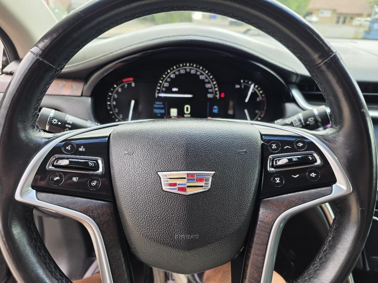 Cadillac XTS 4dr Sdn Luxury AWD 2018