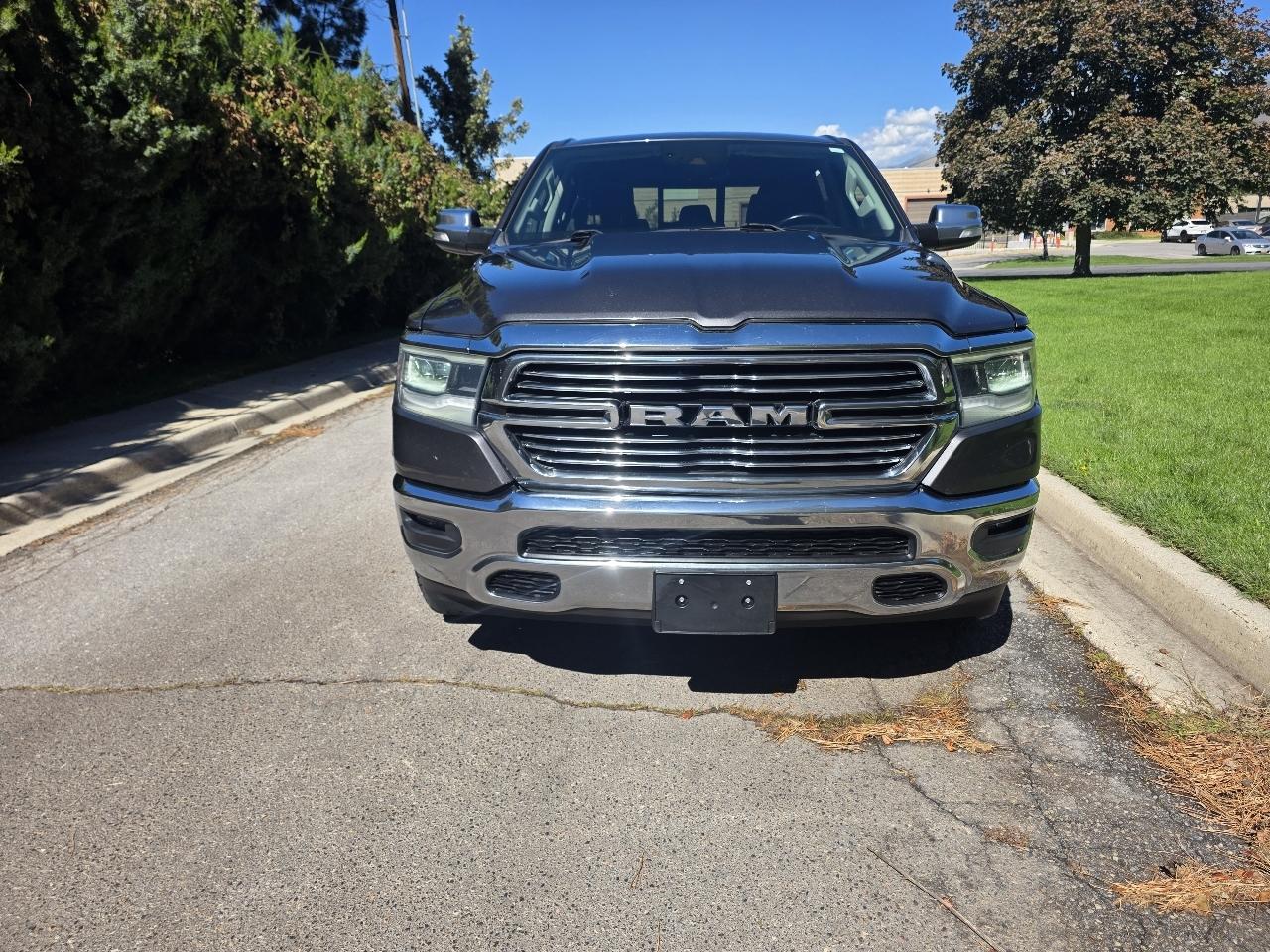 RAM 1500 Laramie 4x4 Crew Cab 5'7" Box 2022