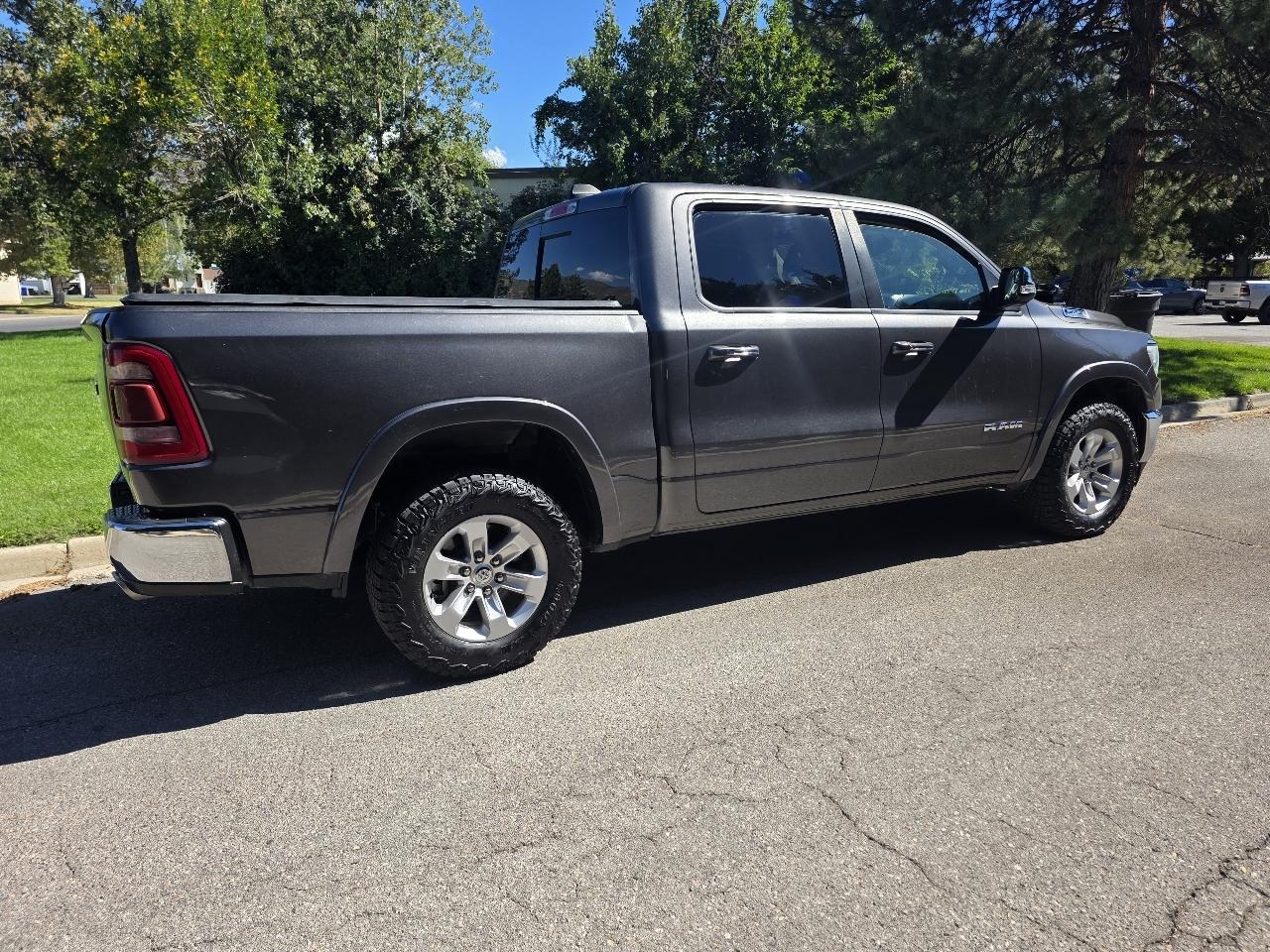 RAM 1500 Laramie 4x4 Crew Cab 5'7" Box 2022