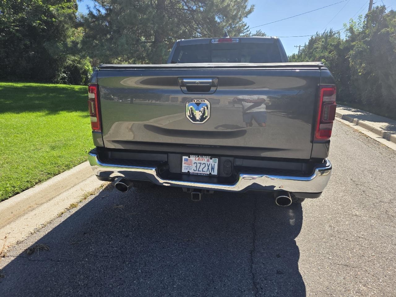 RAM 1500 Laramie 4x4 Crew Cab 5'7" Box 2022
