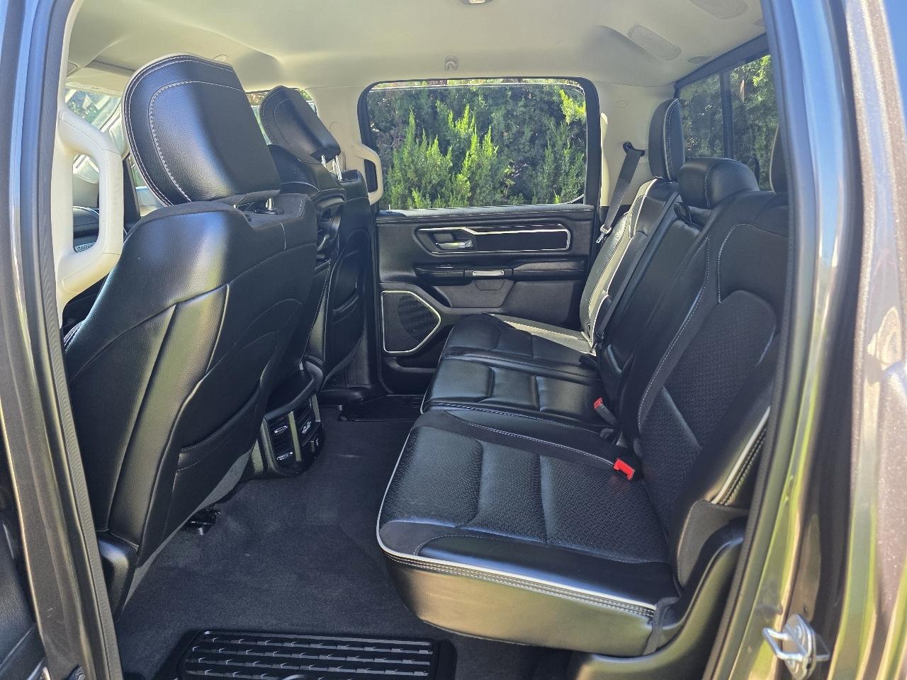 RAM 1500 Laramie 4x4 Crew Cab 5'7" Box 2022