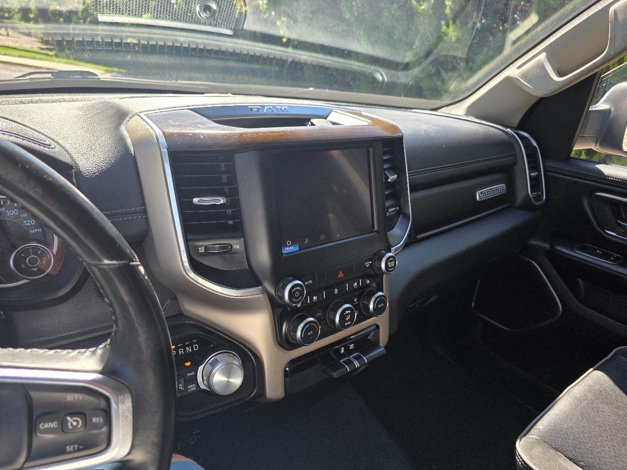 RAM 1500 Laramie 4x4 Crew Cab 5'7" Box 2022