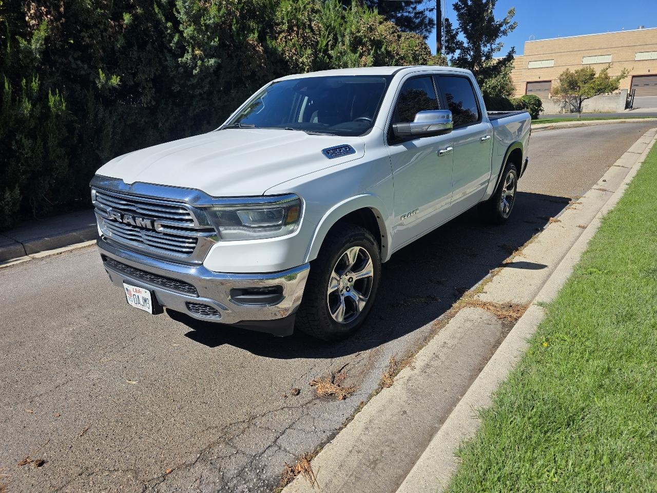 RAM 1500 Laramie 4x4 Crew Cab 5'7" Box 2022