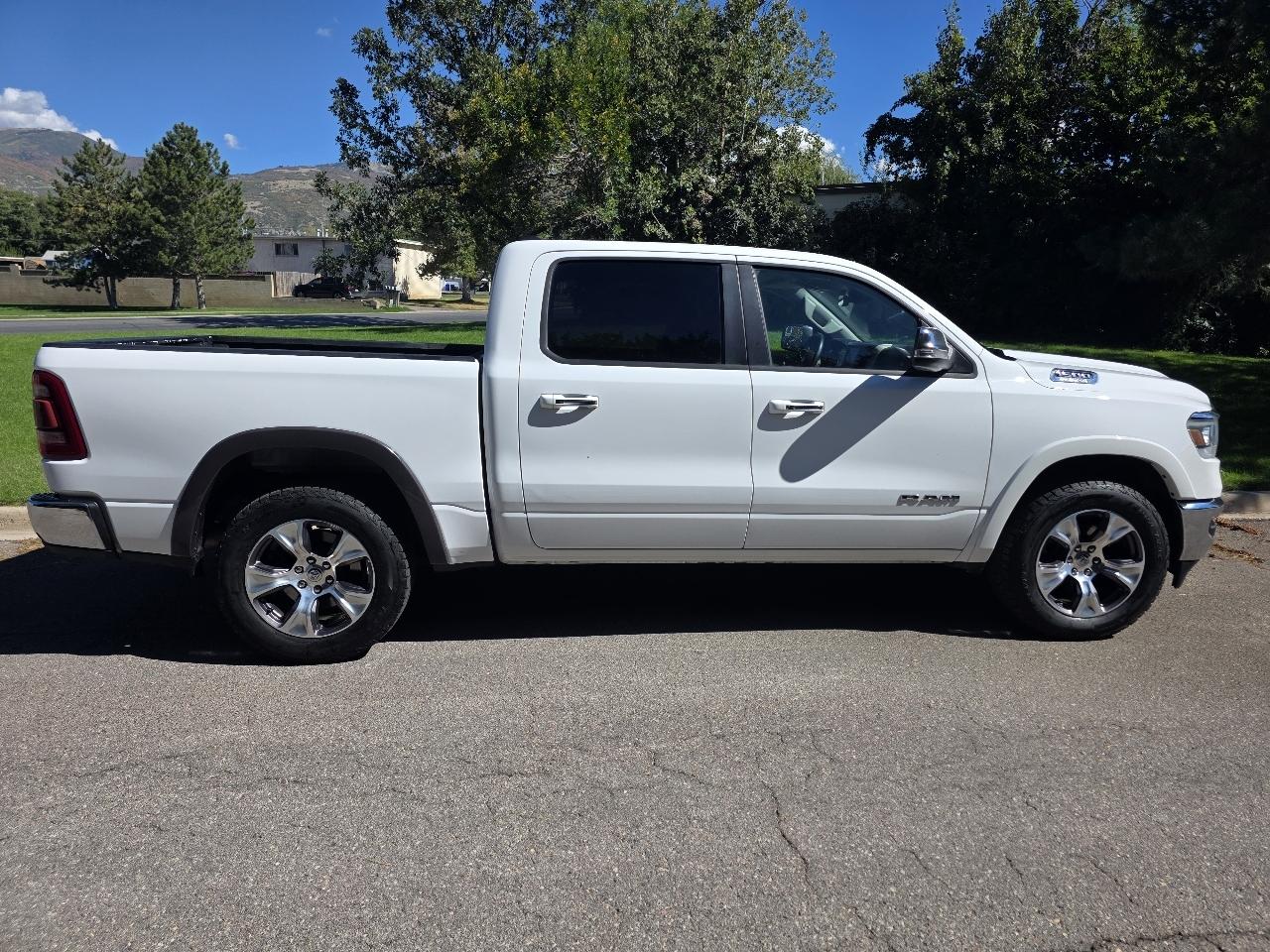 RAM 1500 Laramie 4x4 Crew Cab 5'7" Box 2022