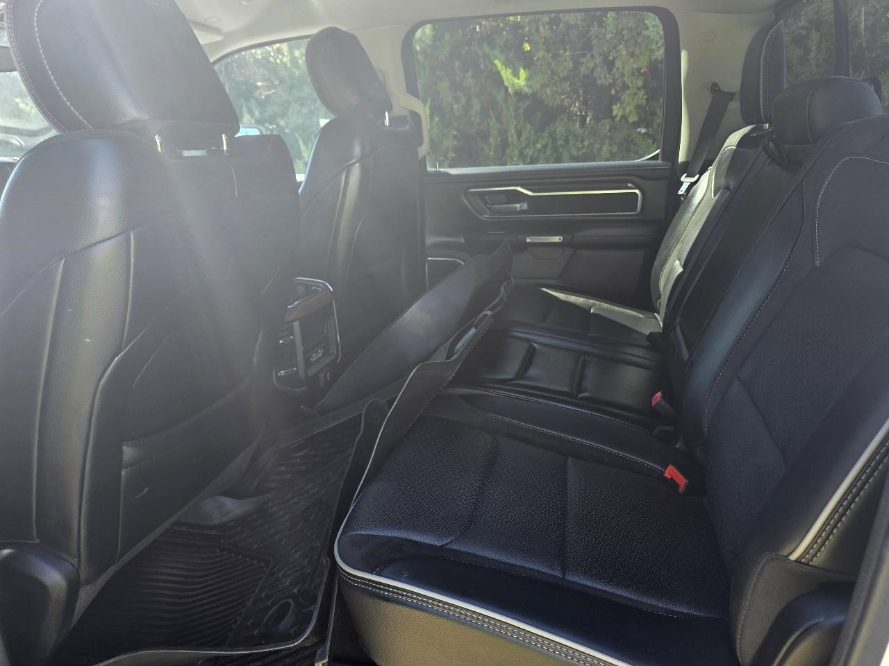 RAM 1500 Laramie 4x4 Crew Cab 5'7" Box 2022
