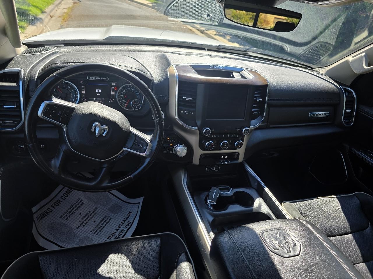RAM 1500 Laramie 4x4 Crew Cab 5'7" Box 2022