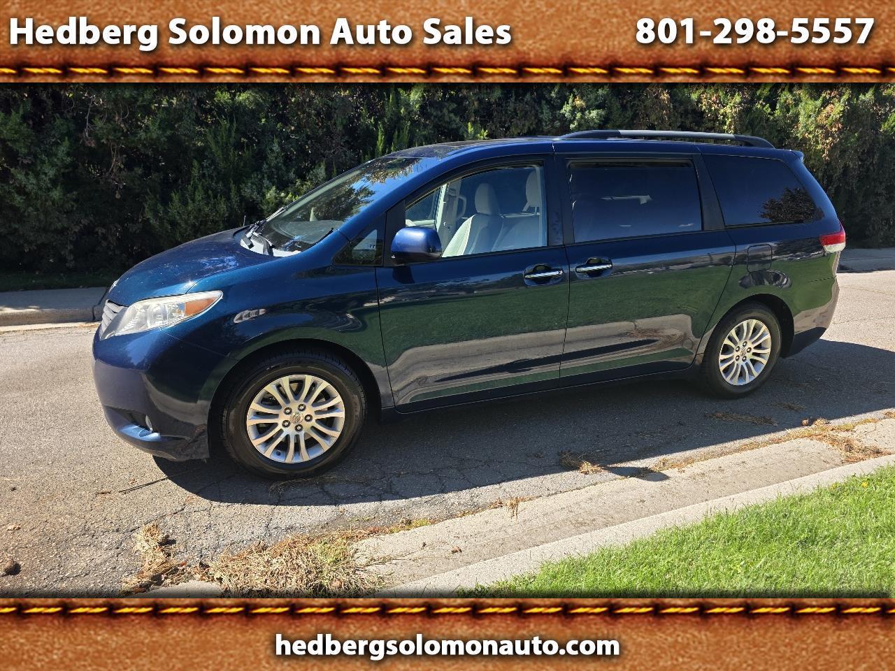 Toyota Sienna 5dr 7-Pass Van V6 XLE AAS FWD (Natl) 2012