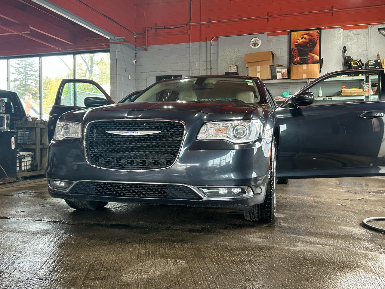 Chrysler 300  2019
