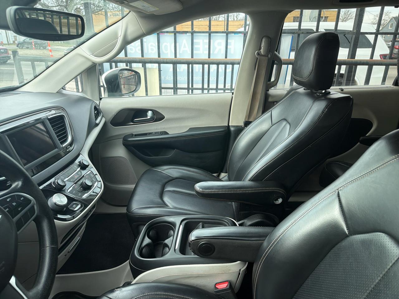 Chrysler Voyager  2020