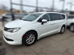 2020 Chrysler Voyager 