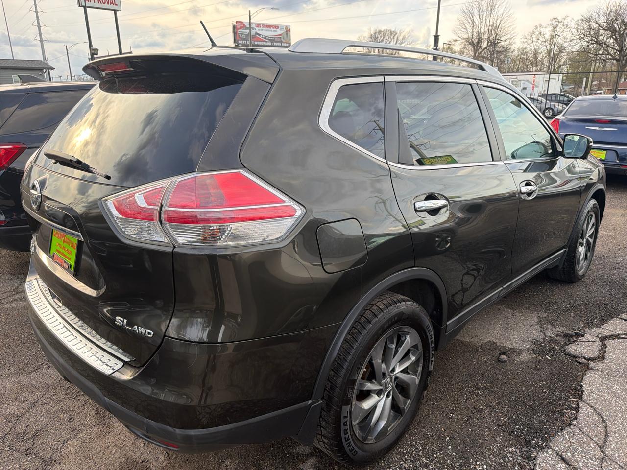Nissan Rogue  2015