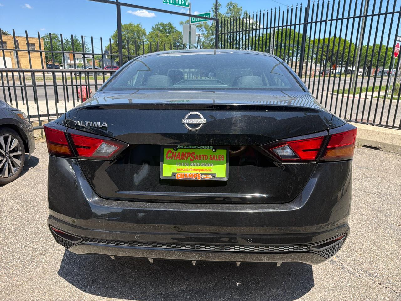 Nissan Altima  2024