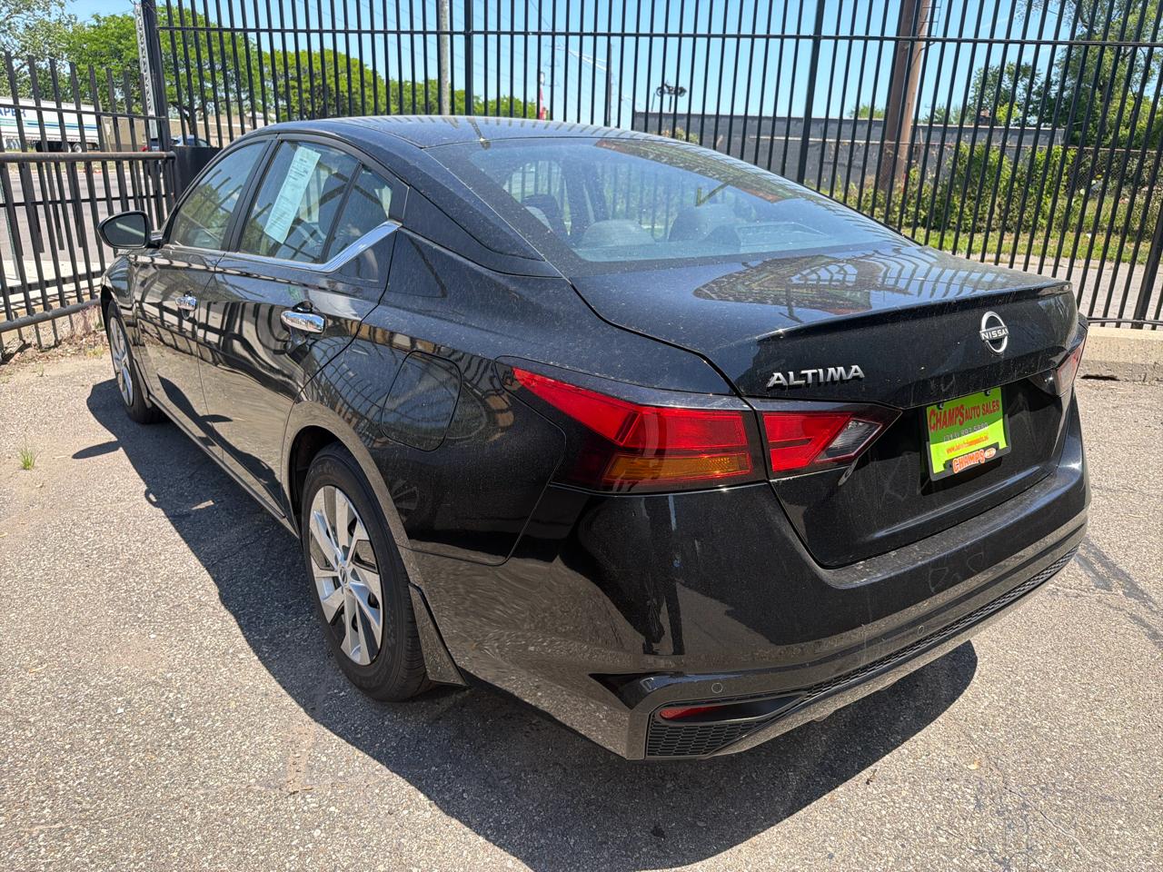 Nissan Altima  2024