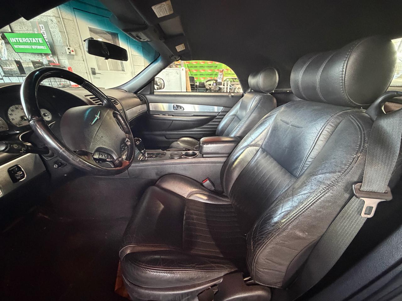 Ford Thunderbird Deluxe 2004