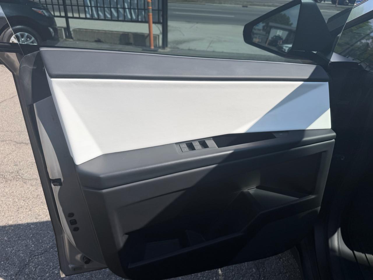Tesla Cybertruck  2024