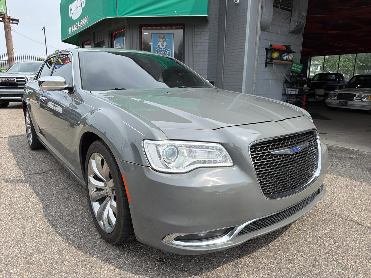 Chrysler 300  2019