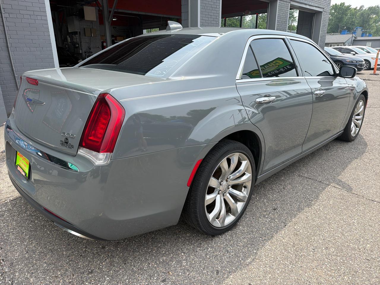 Chrysler 300  2019