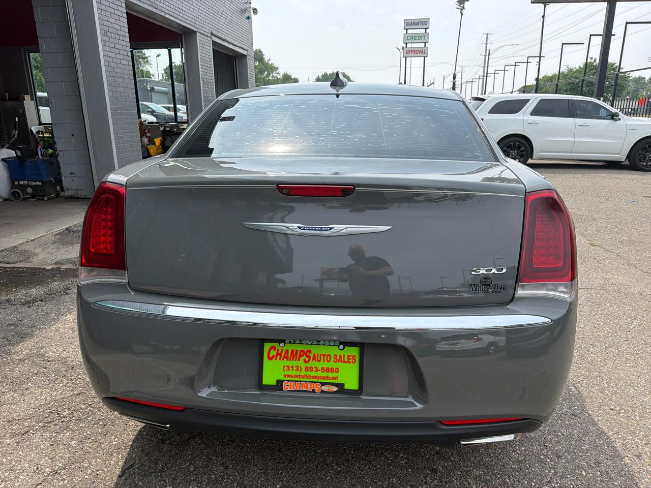 Chrysler 300  2019