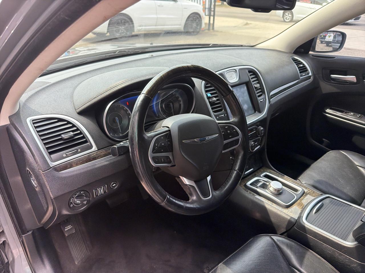 Chrysler 300  2019