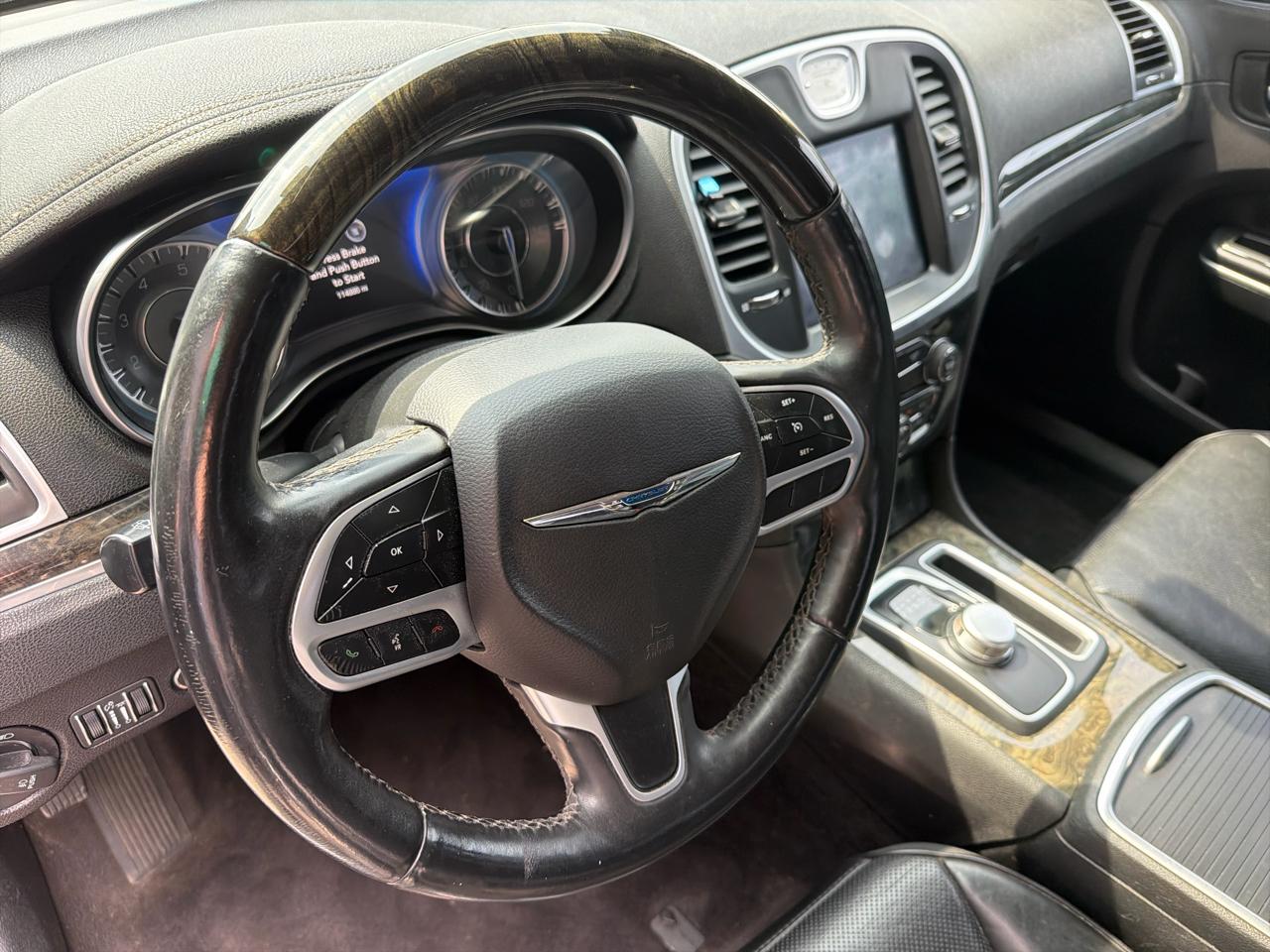 Chrysler 300  2019