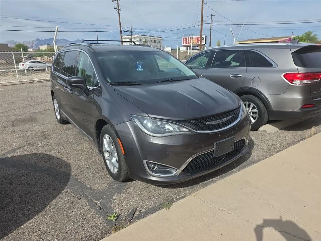2017 Chrysler Pacifica Touring-L Plus