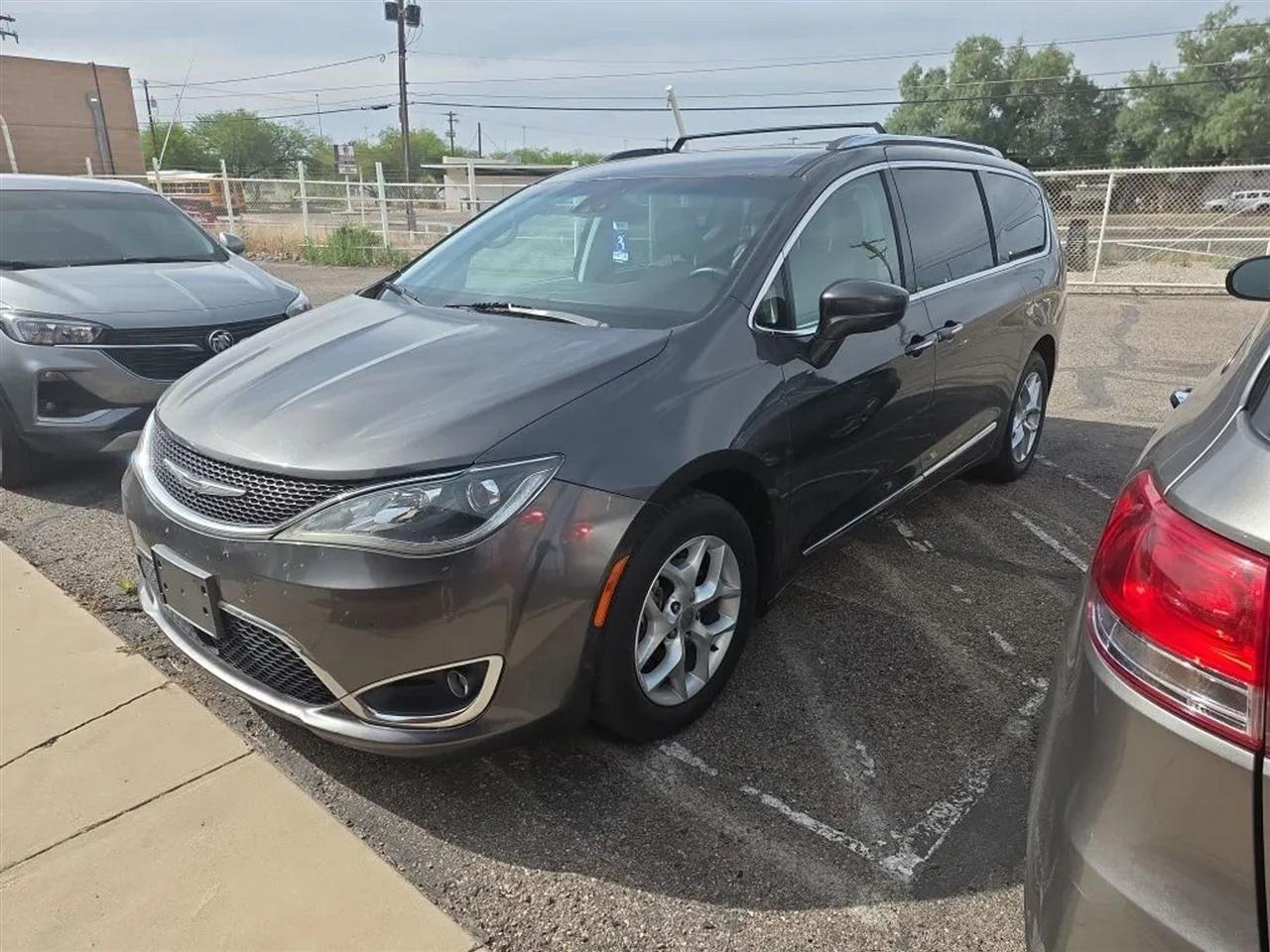 Chrysler Pacifica  2017