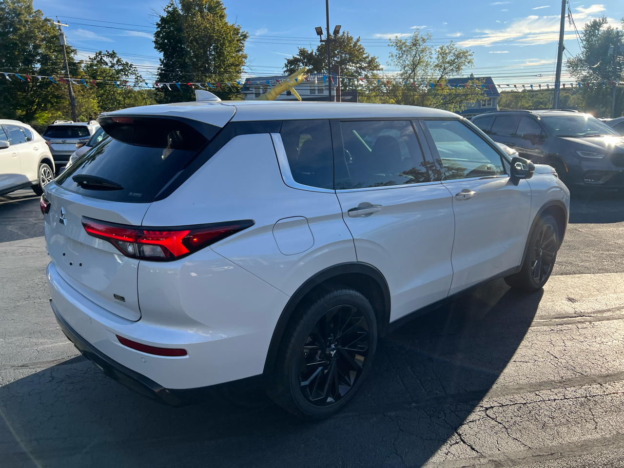 2023 Mitsubishi Outlander SEL 40th Anniversary Edition GT photo 5