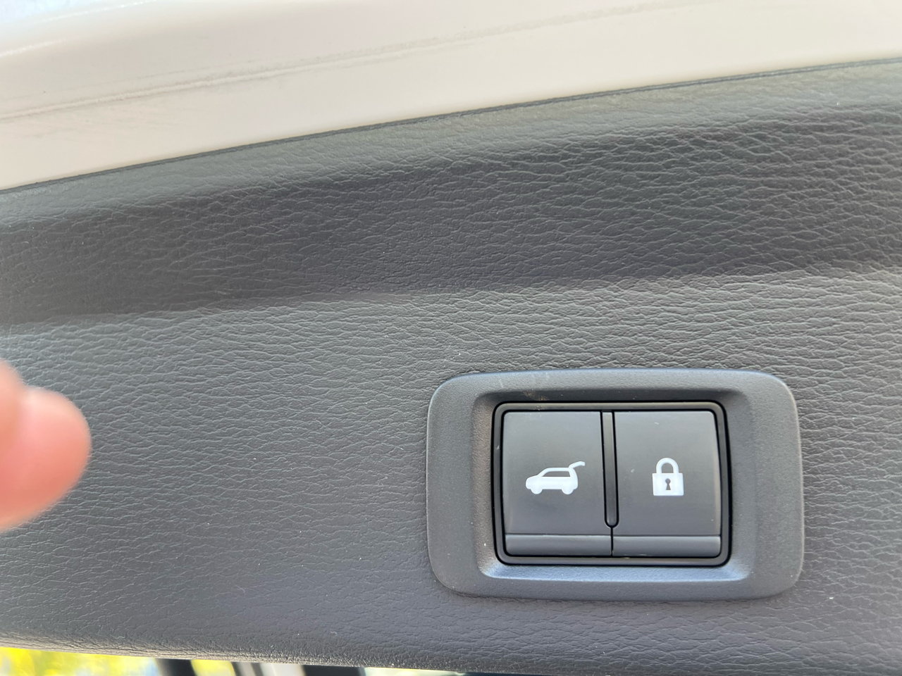 2023 Mitsubishi Outlander SEL 40th Anniversary Edition GT photo 21
