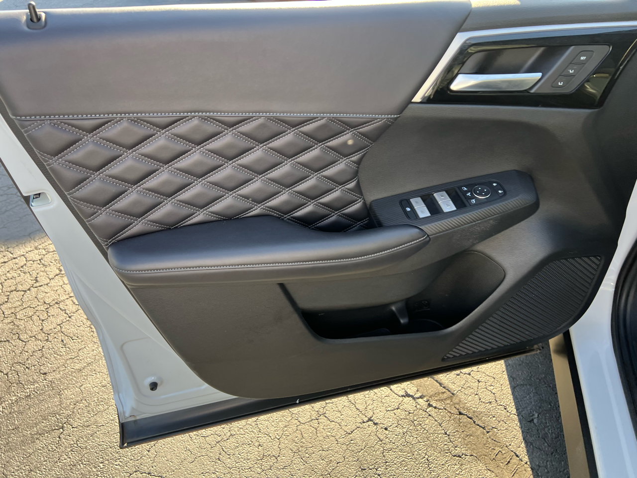 2023 Mitsubishi Outlander SEL 40th Anniversary Edition GT photo 31