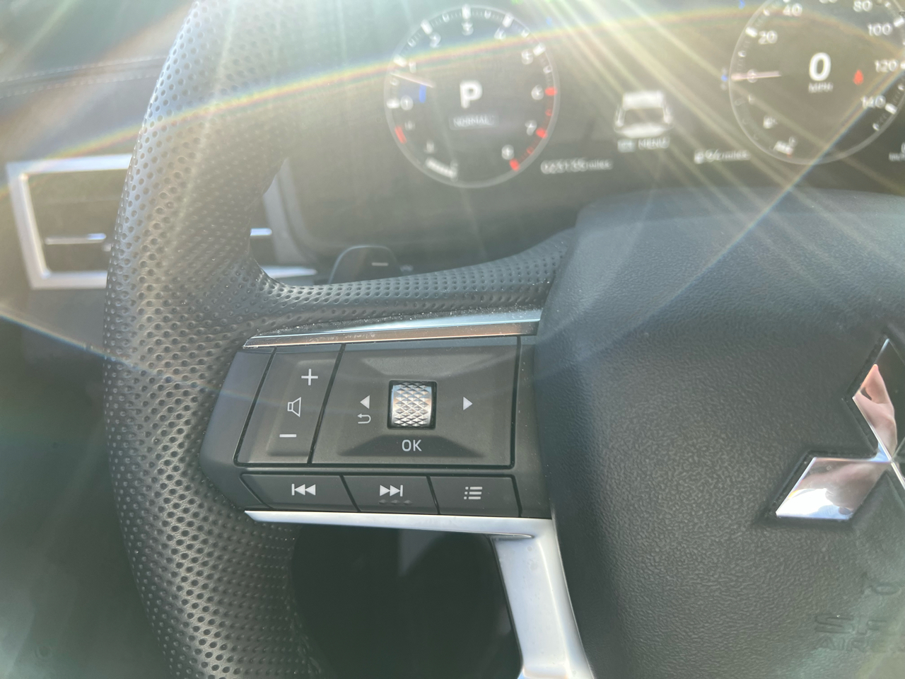 2023 Mitsubishi Outlander SEL 40th Anniversary Edition GT photo 37