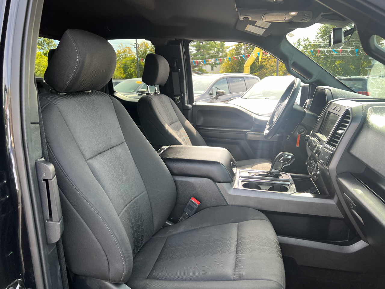 2019 Ford F-150 XLT photo 16