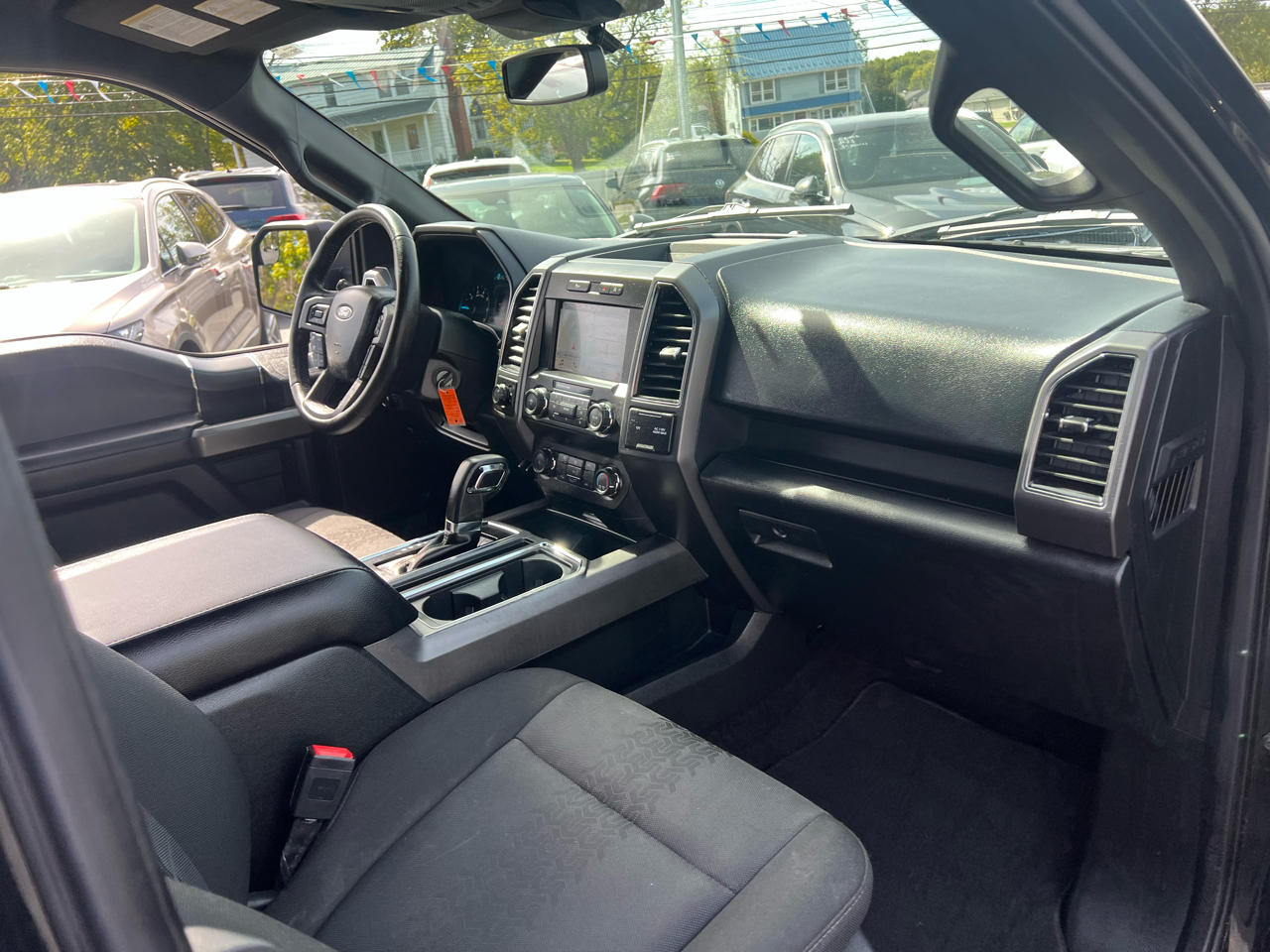 2019 Ford F-150 XLT photo 17