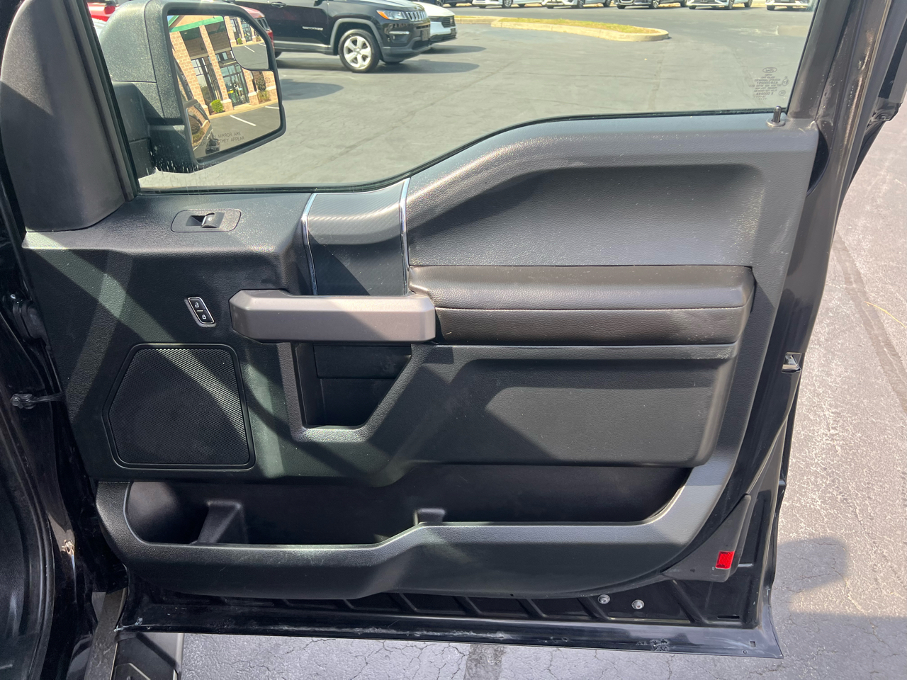 2019 Ford F-150 XLT photo 18