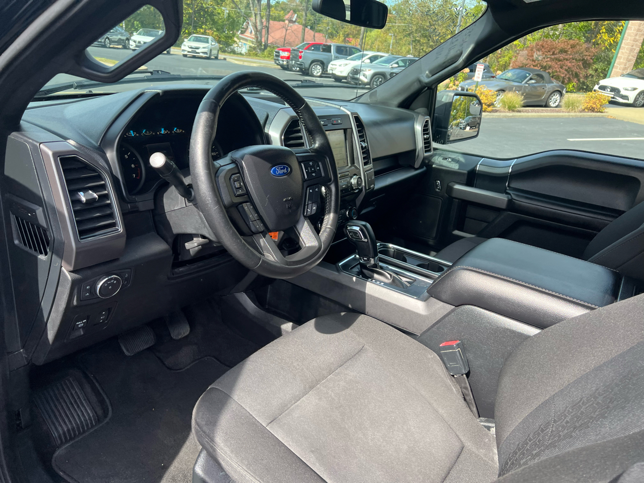 2019 Ford F-150 XLT photo 28