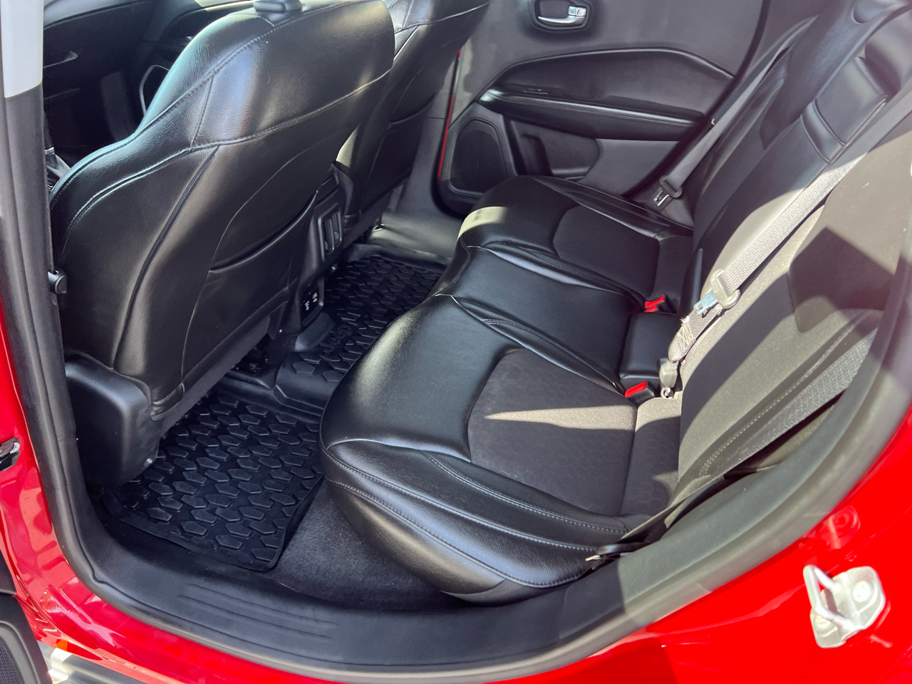 2018 Jeep Compass North Edition Latitude photo 17