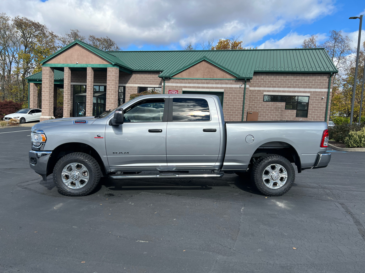 RAM 2500 Big Horn 4x4 Crew Cab 6'4" Box 2024 RAM 2500 Big Horn 4x4 Crew Cab 6'4" Box 2024