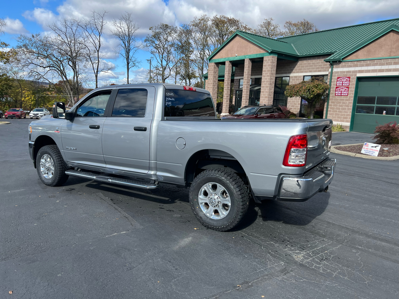 RAM 2500 Big Horn 4x4 Crew Cab 6'4" Box 2024 RAM 2500 Big Horn 4x4 Crew Cab 6'4" Box 2024