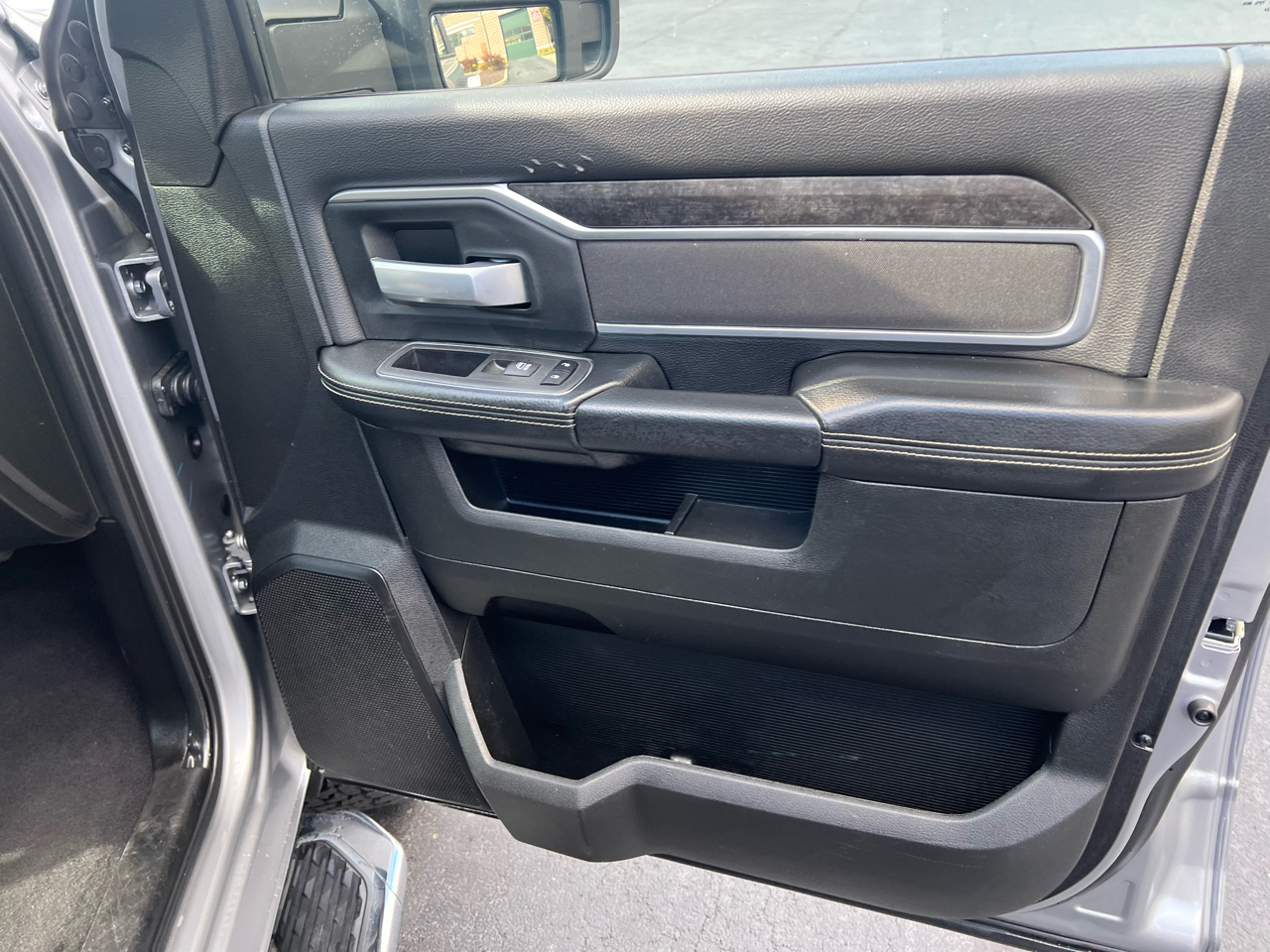 RAM 2500 Big Horn 4x4 Crew Cab 6'4" Box 2024 RAM 2500 Big Horn 4x4 Crew Cab 6'4" Box 2024