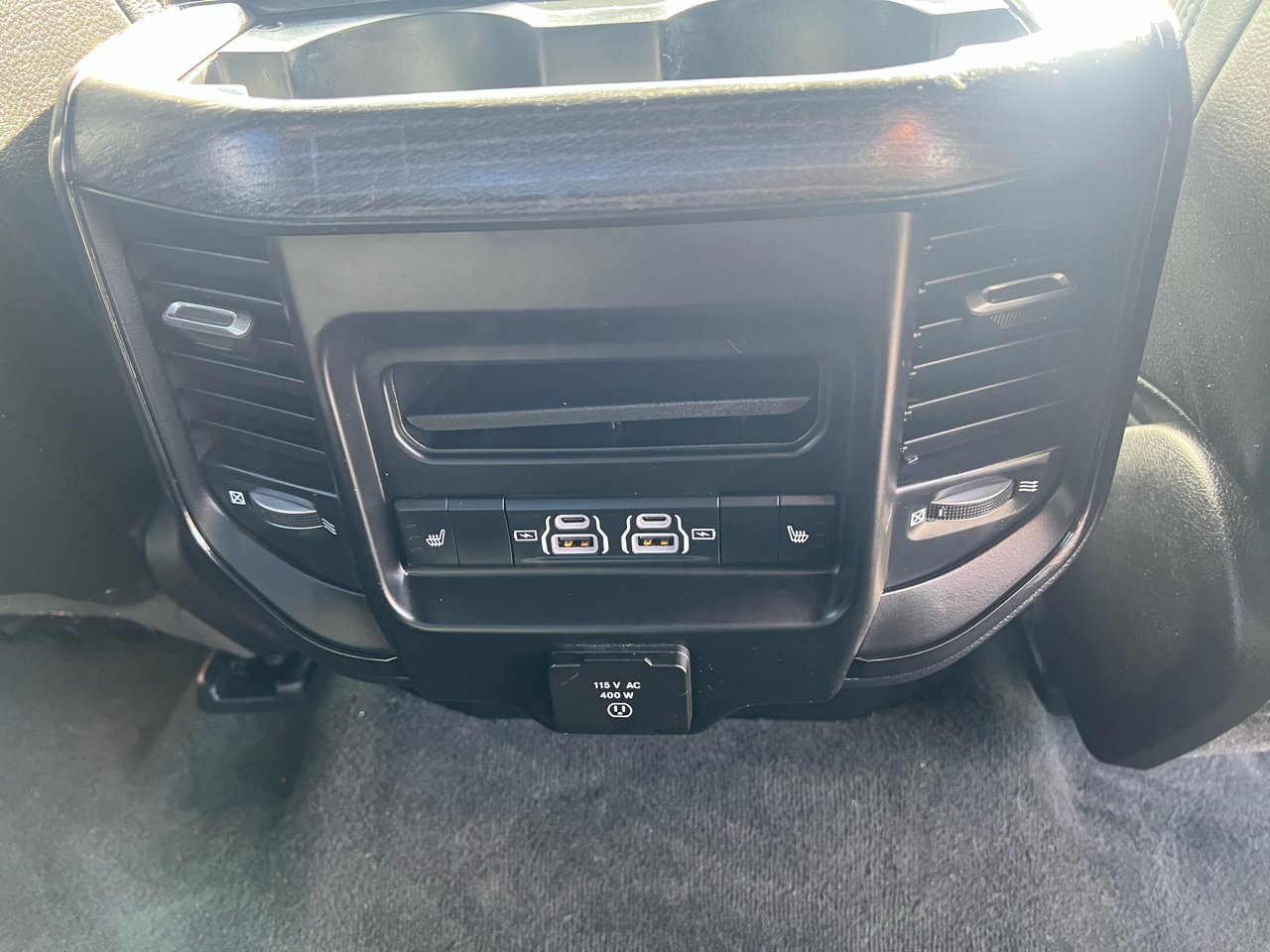 RAM 1500 Limited 4x4 Crew Cab 5'7" Box 2022 RAM 1500 Limited 4x4 Crew Cab 5'7" Box 2022