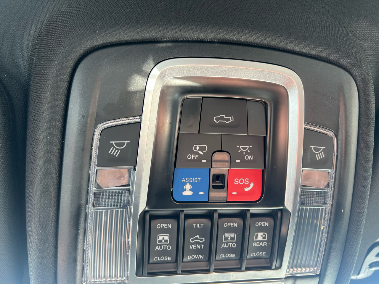 RAM 1500 Limited 4x4 Crew Cab 5'7" Box 2022 RAM 1500 Limited 4x4 Crew Cab 5'7" Box 2022