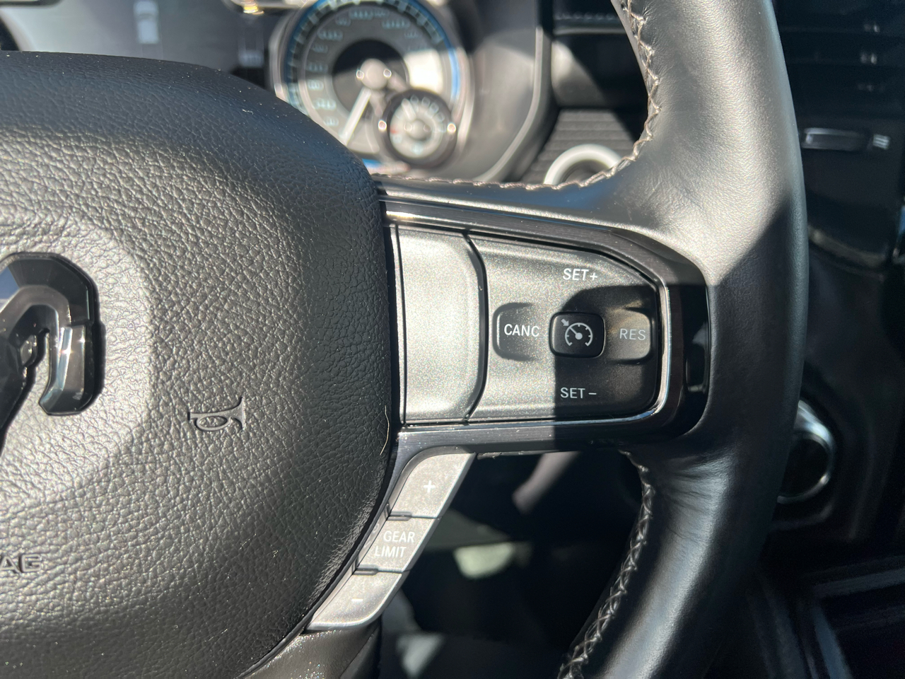 RAM 1500 Limited 4x4 Crew Cab 5'7" Box 2022 RAM 1500 Limited 4x4 Crew Cab 5'7" Box 2022