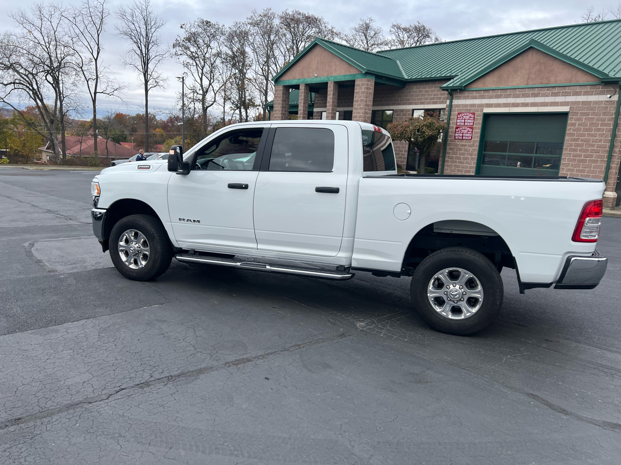 RAM 2500 Big Horn 4x4 Crew Cab 6'4" Box 2024 RAM 2500 Big Horn 4x4 Crew Cab 6'4" Box 2024