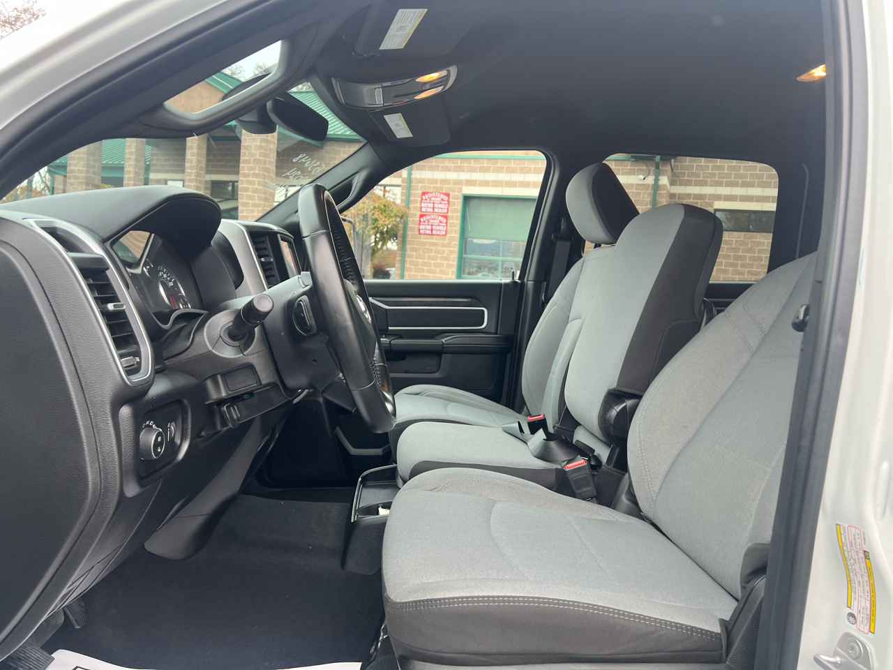 RAM 2500 Big Horn 4x4 Crew Cab 6'4" Box 2024 RAM 2500 Big Horn 4x4 Crew Cab 6'4" Box 2024