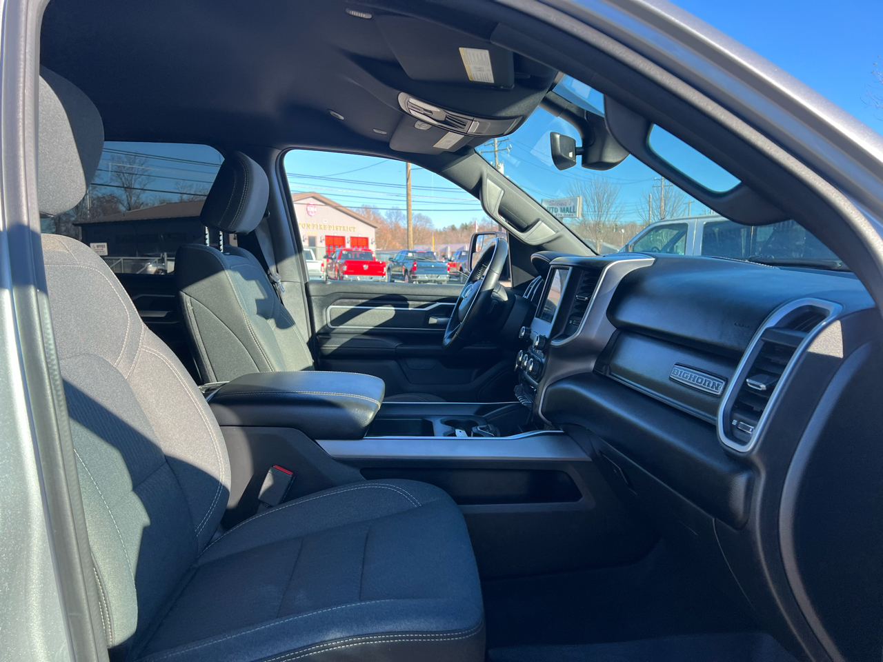 RAM 1500 Big Horn 4x4 Crew Cab 5'7" Box 2021