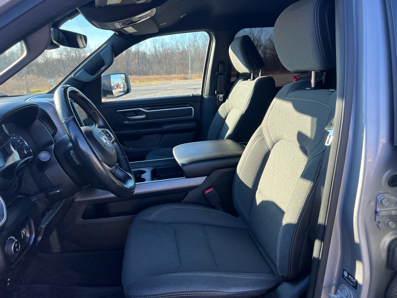 RAM 1500 Big Horn 4x4 Crew Cab 5'7" Box 2021