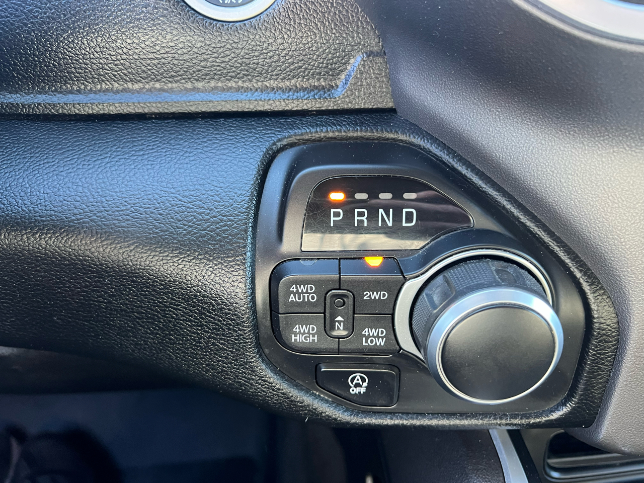 RAM 1500 Big Horn 4x4 Crew Cab 5'7" Box 2021