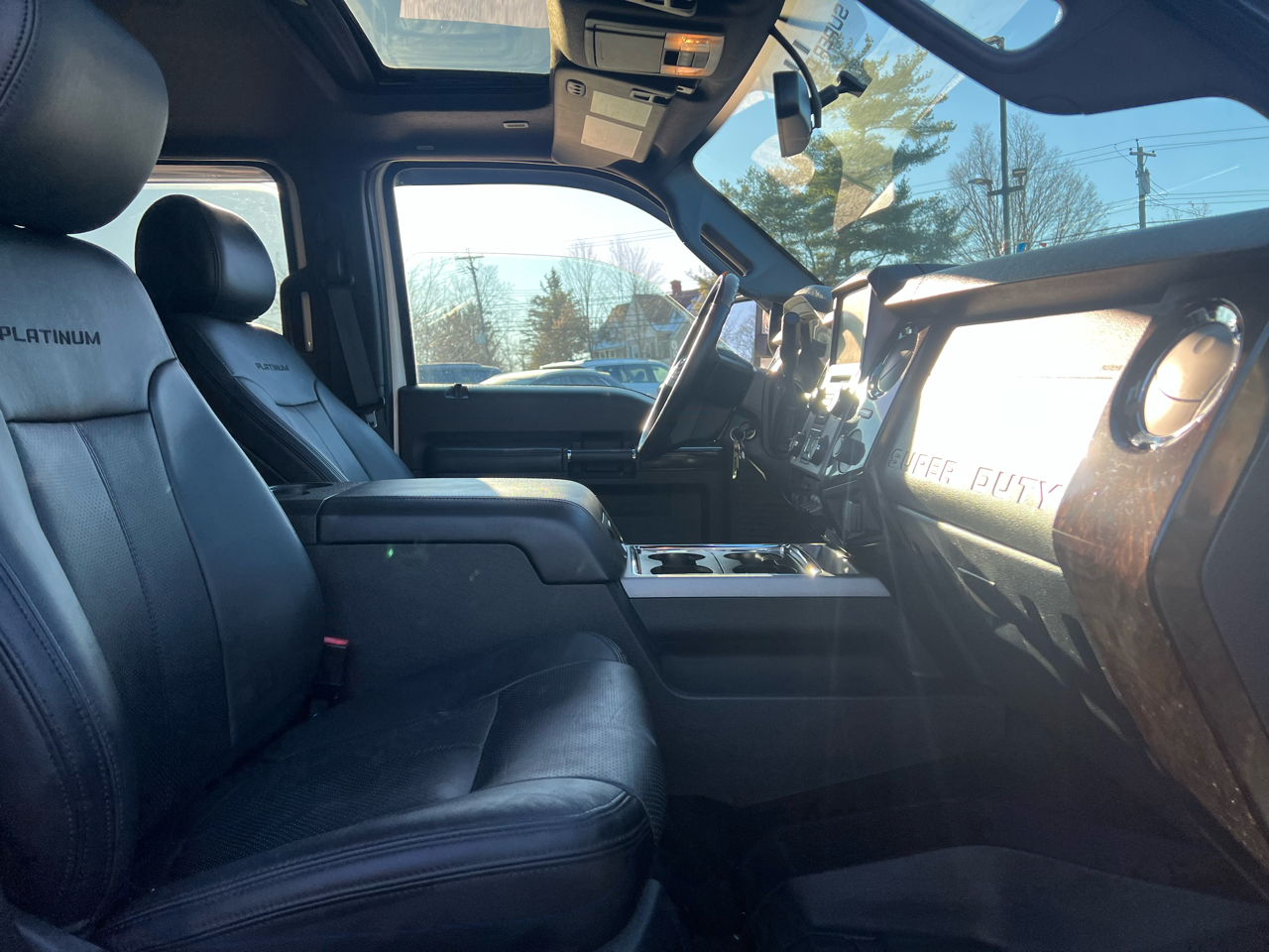 Ford Super Duty F-350 DRW 2WD Crew Cab 172" Platinum 2016