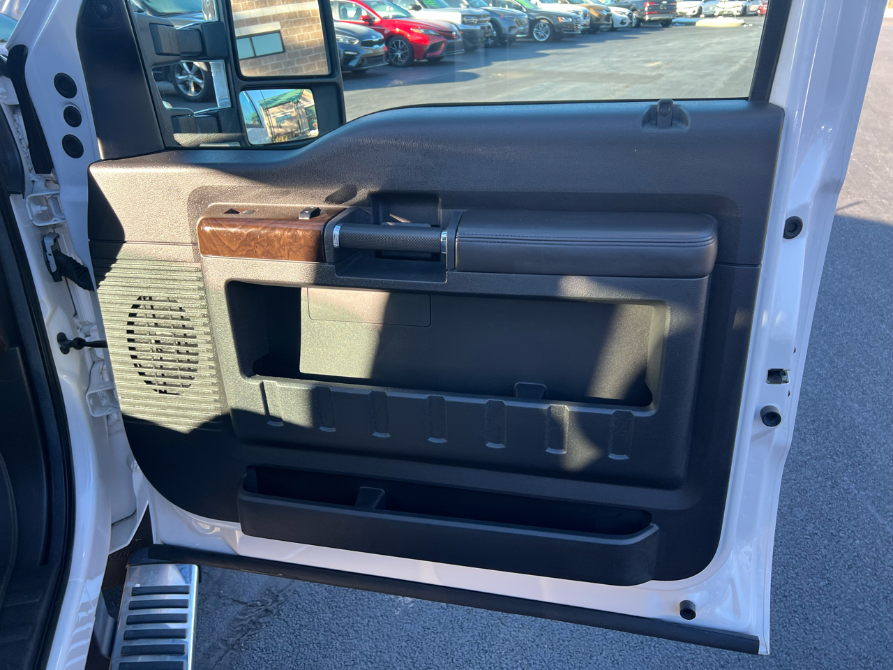 Ford Super Duty F-350 DRW 2WD Crew Cab 172" Platinum 2016