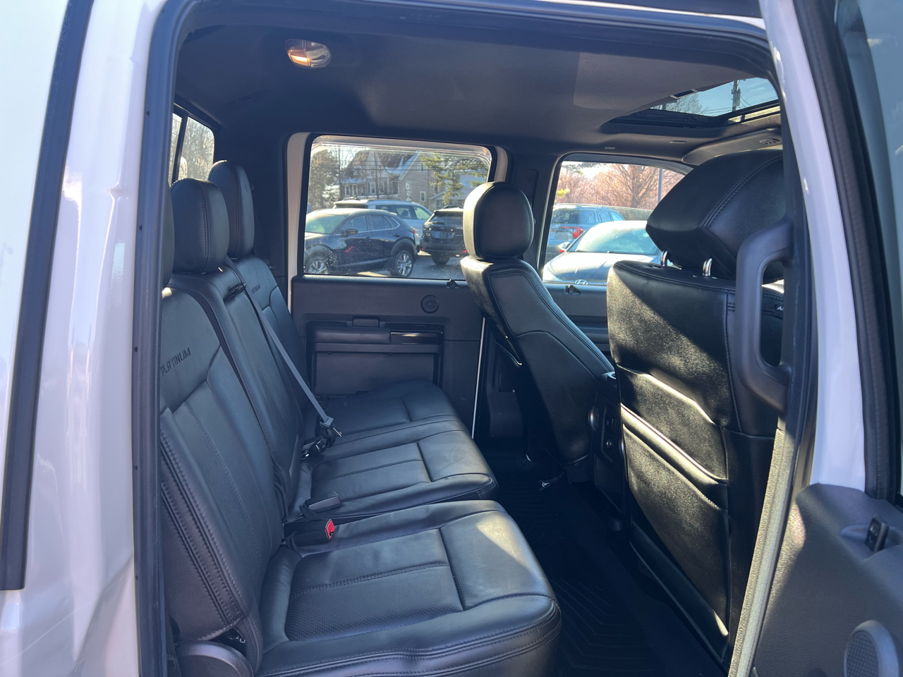 Ford Super Duty F-350 DRW 2WD Crew Cab 172" Platinum 2016